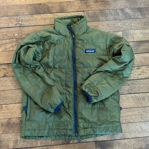 Patagonia nano zip up jacket for kids. Size extra small (5-6) green.